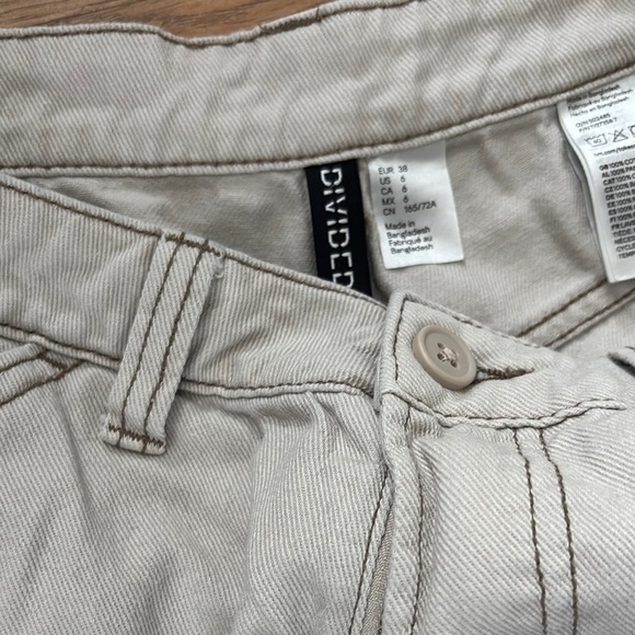 Women’s Gray Cargo Pants‎ - Picture 8 of 9